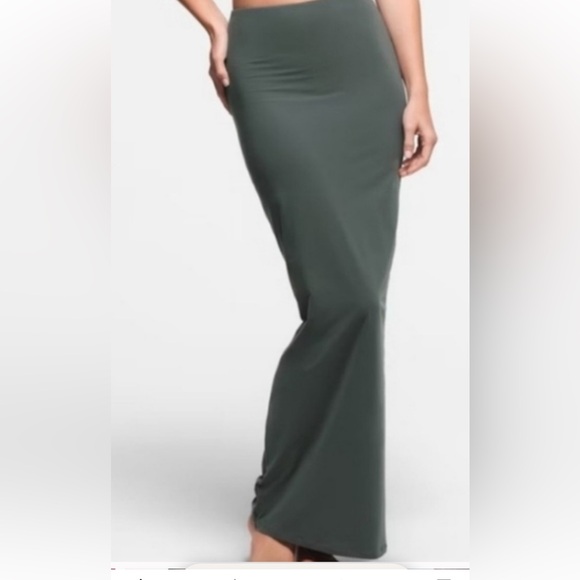 SKIMS Dresses & Skirts - Skims Swim Long Tube Skirt Cover Up. Size XL. NWOT.